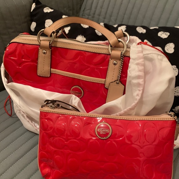 Coach Red/Tan Peyton embossed patent leather bags - Picture 2 of 5
